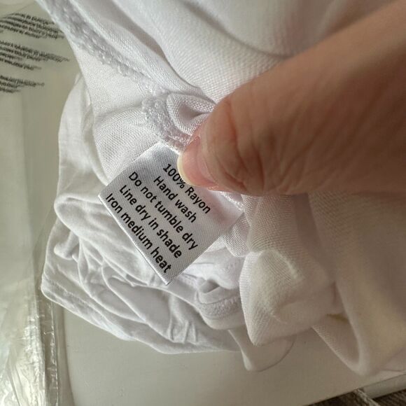 RARE Stylestalker White Sleeveless Crew Neck Cross Twisted Open Back Tee Size 8 - Picture 10 of 12